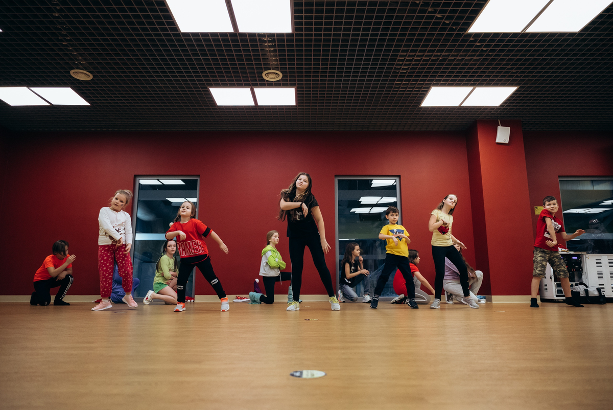 Грани фитнес сыктывкар. Фитнес клуб грани Сыктывкар. Клуб грани Великий Новгород. Грани фитнес Сыктывкар реклама.