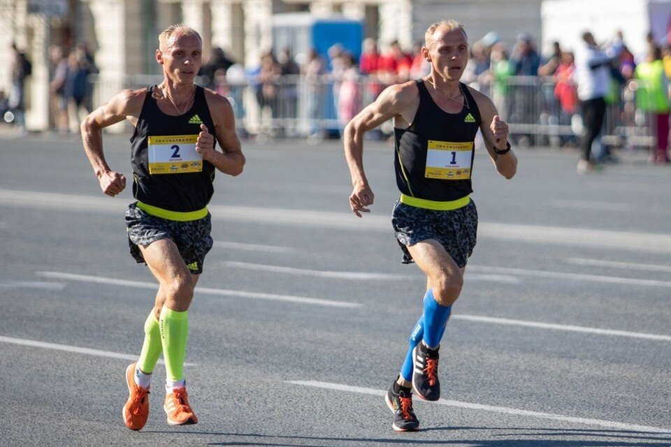     Публикуем фото и видео полумарафона Раевича в Новосибирске 10 сентября 2022 года. Фото: "АСТ-54"