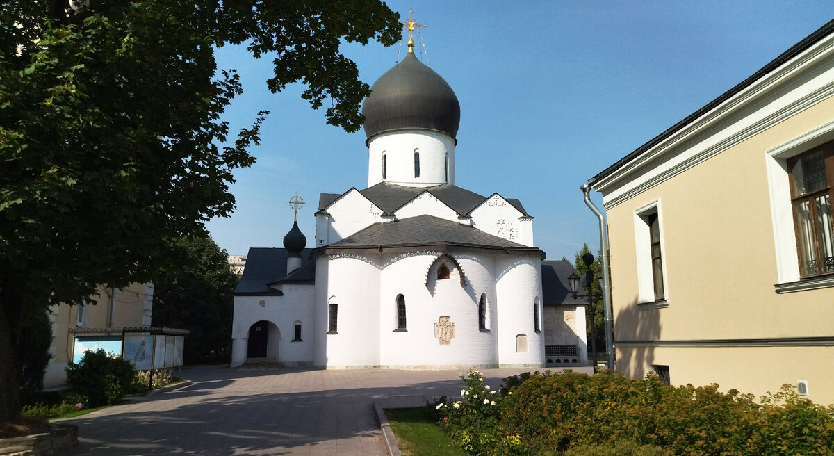 Храм елизаветы королев. Церковь на косе Покровка. Марфо Марьинская обитель фото.