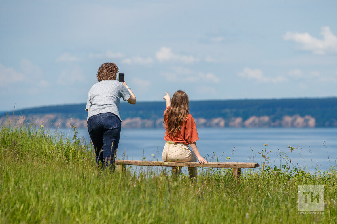 «6,4% нашей территории покрыто водой, у нас 36 тысяч водных объектов. Это то богатство, которое нам несомненно нужно беречь и сохранять»Фото: © Владимир Васильев / «Татар-информ»