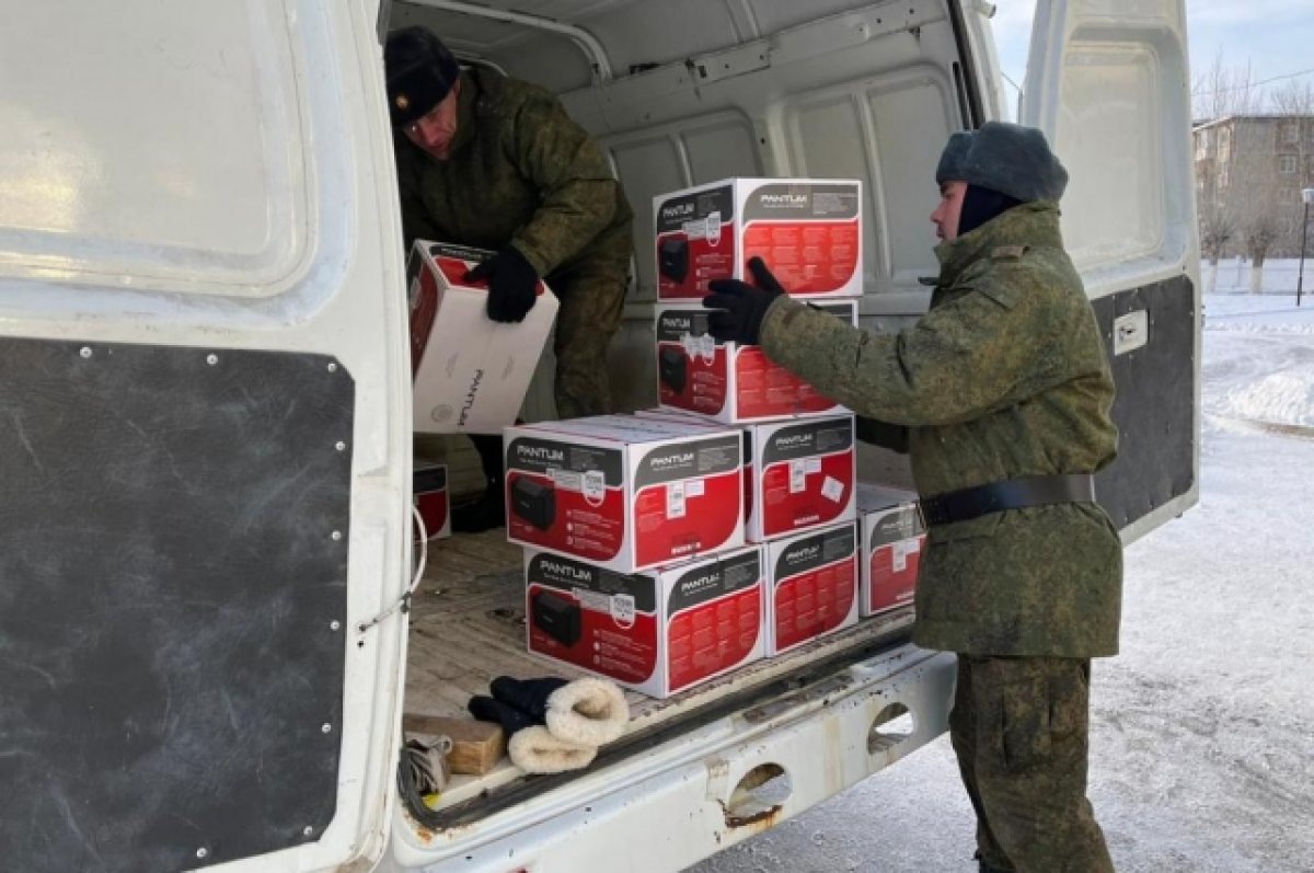    В Омской области воинским частям передали ноутбуки и квадрокоптеры