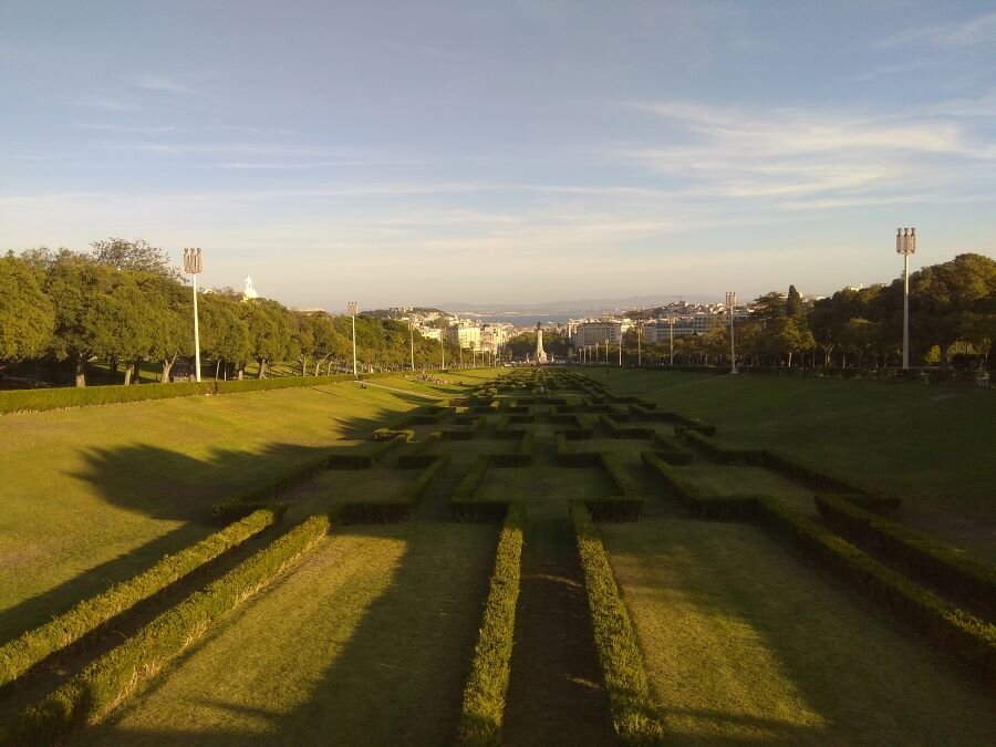 Вид на Лиссабон со смотровой площадки парка Эдуарда VII