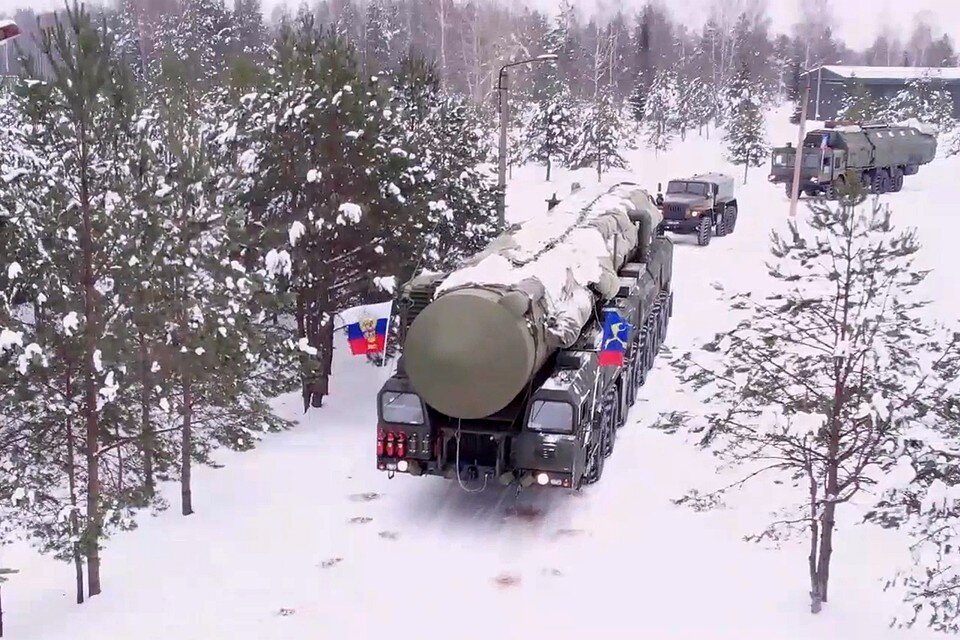     Ракетные войска стратегического назначения в целом завершат переоснащение мобильной группировки с ракетных комплексов «Тополь» на подвижные грунтовые ракетные комплексы «Ярс»