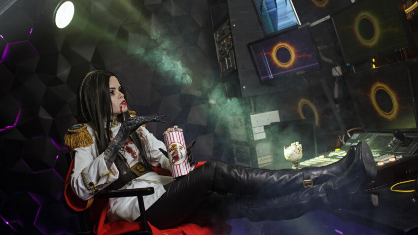    Косплеер показала яростного капитана Лотару Саррин из Warhammer 40K