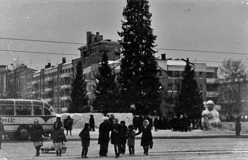 Новогодний Свердловск тех лет. Яндекс-фото