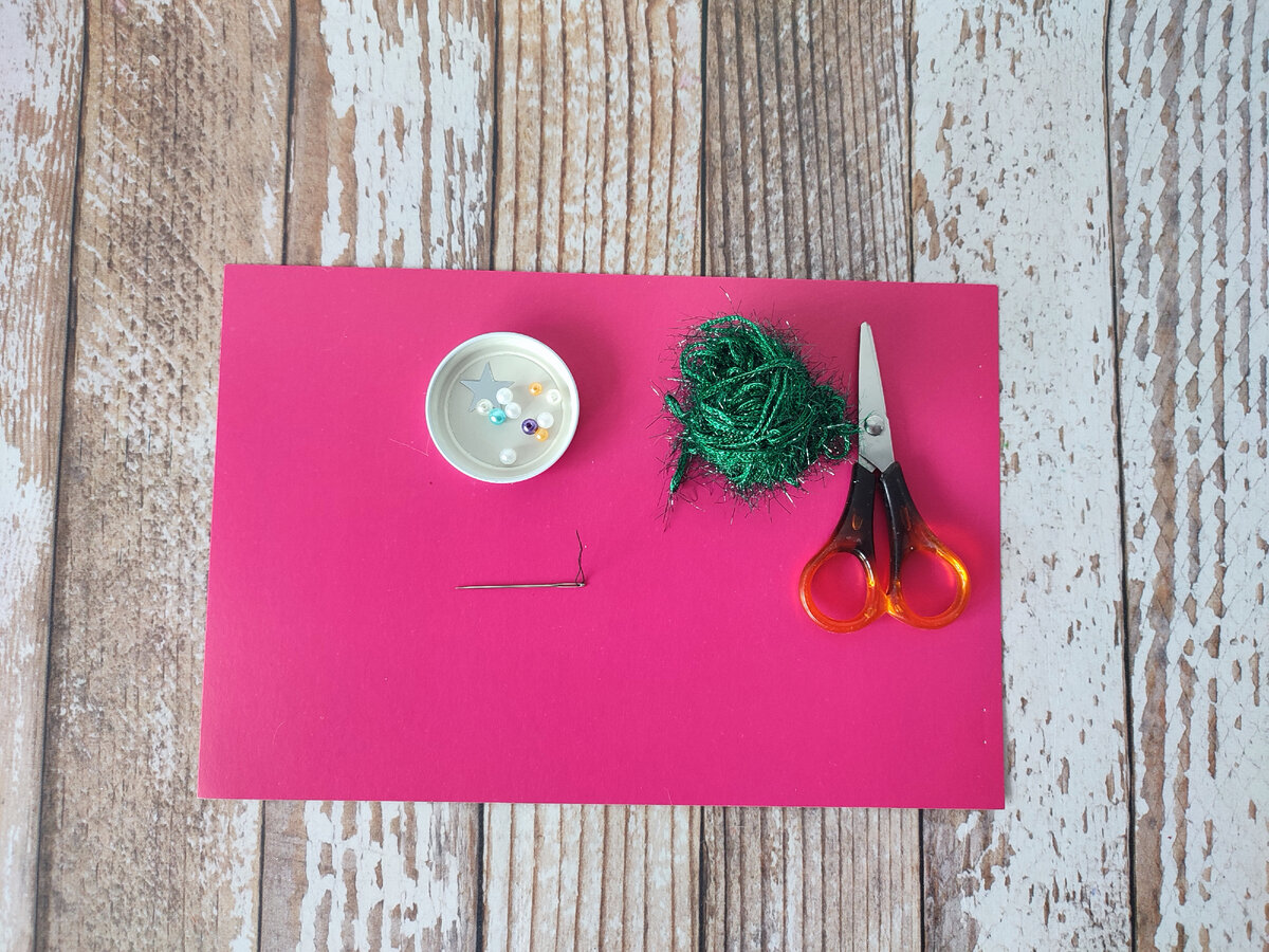 Цвет картона может быть любым.