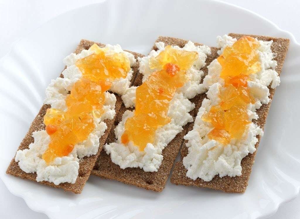    Хлебцы с творогом и цитрусовым джемом
