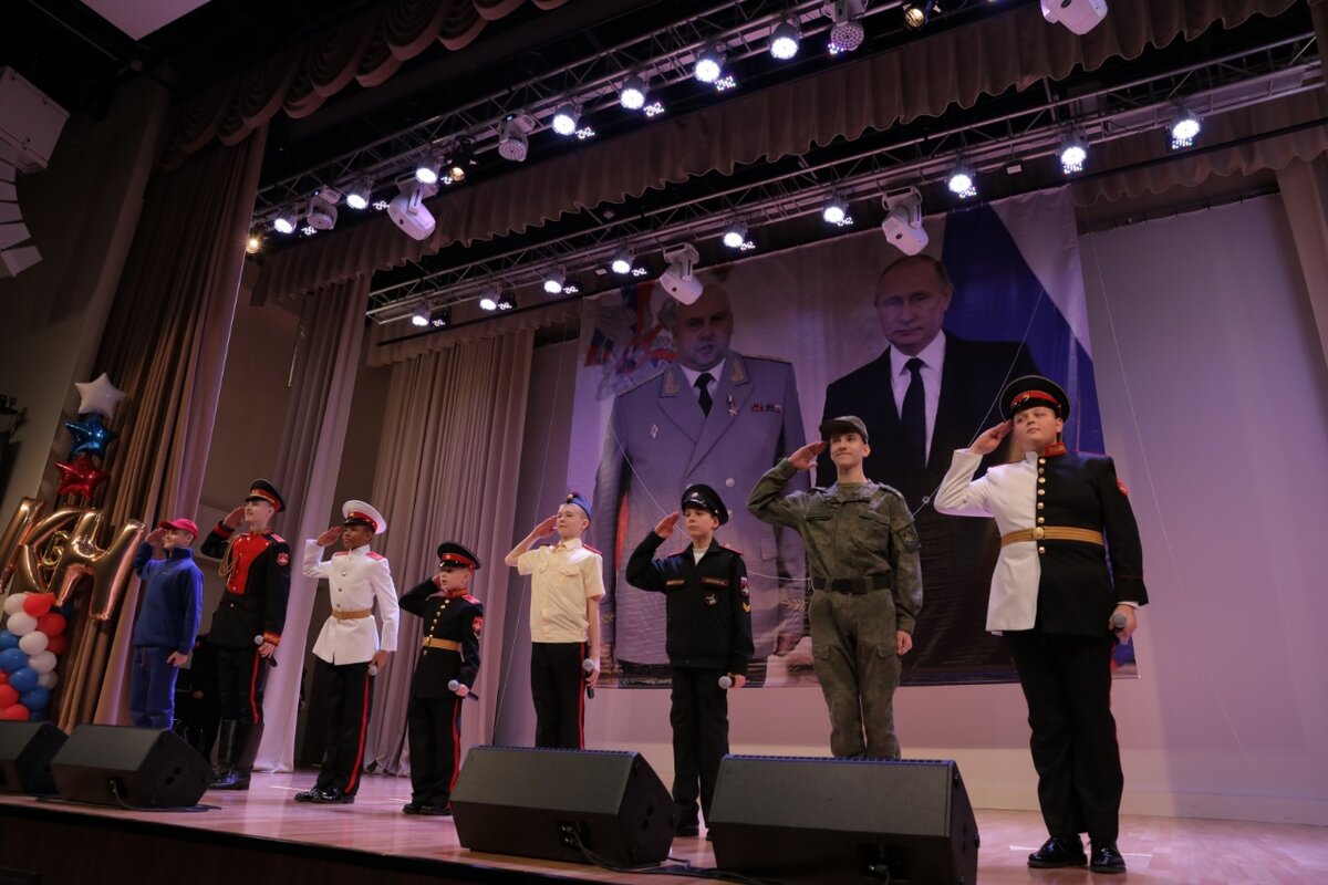 Команда наших ребят "По форме" (ТвСВУ)