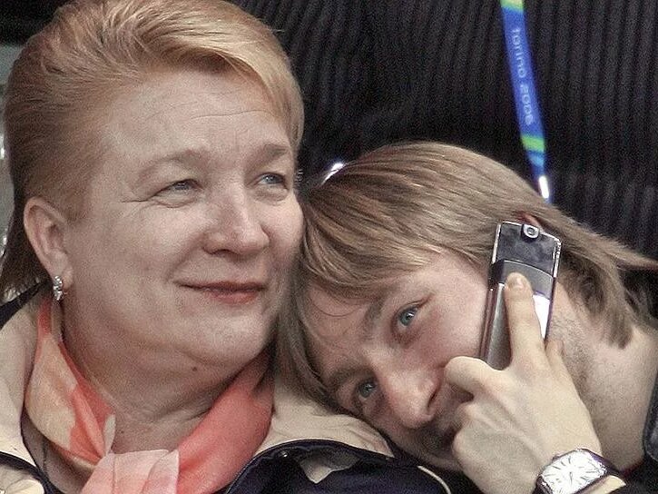 Евгений Плющенко с мамой