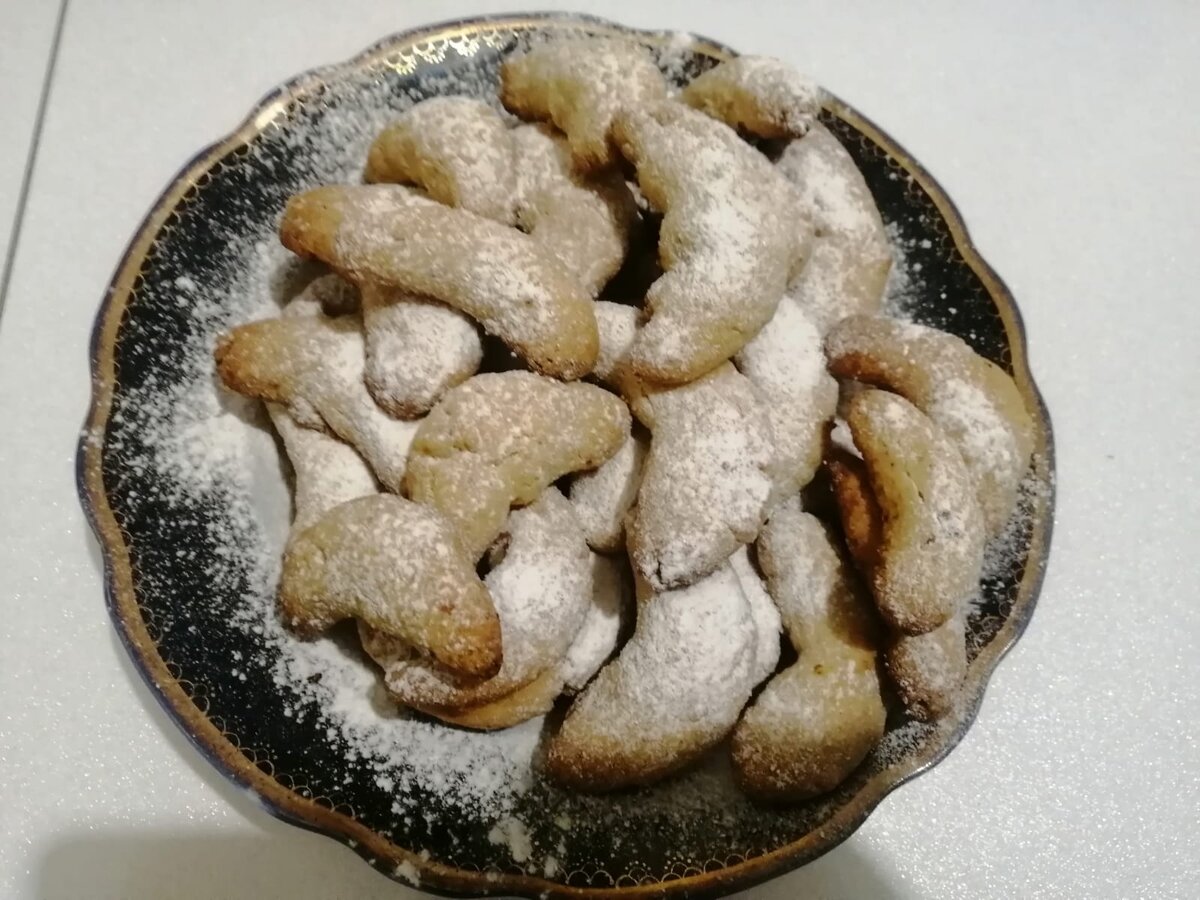ванильные ореховые рогалики