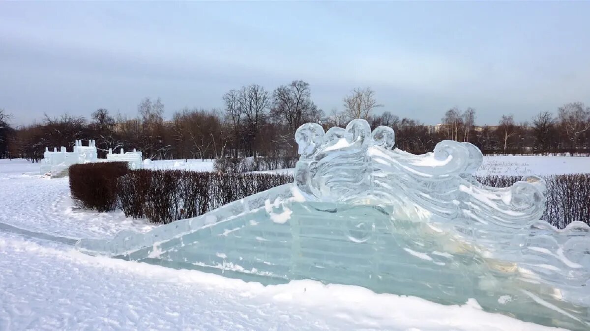 Новогодняя снег и елки ледяные горки. Горки из снега и льда. Горки изо льда. Ледяная горка. Горка снега.