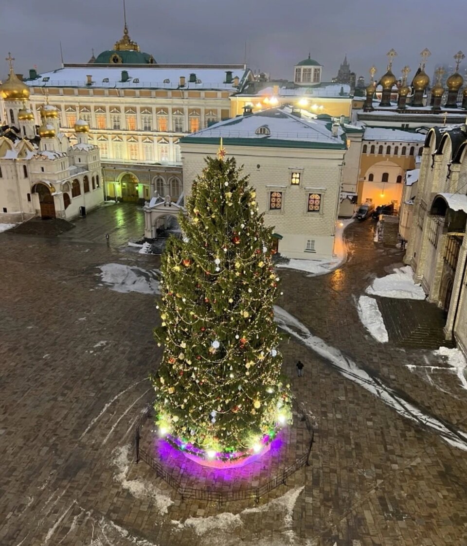 москва кремль новый год