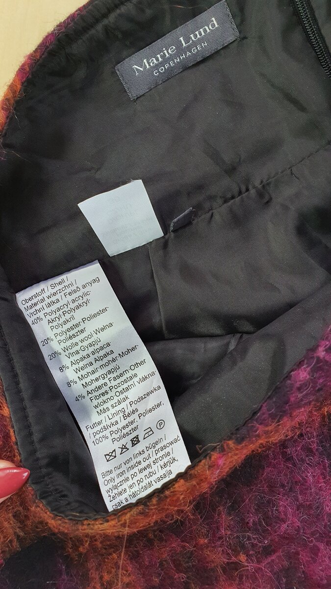 Состояние отличное. По составу: 40% полиакрил, 20% полиэстр, 20% шерсть, 8% альпака, 8 % мохер, 4% примеси. 