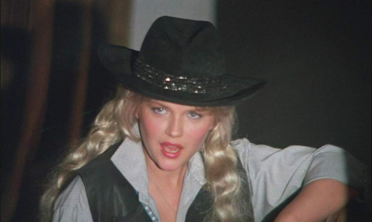 Александра Яковлева
Киноактриса («Человек с бульвара Капуцинов», «Чародеи», «Экипаж»).