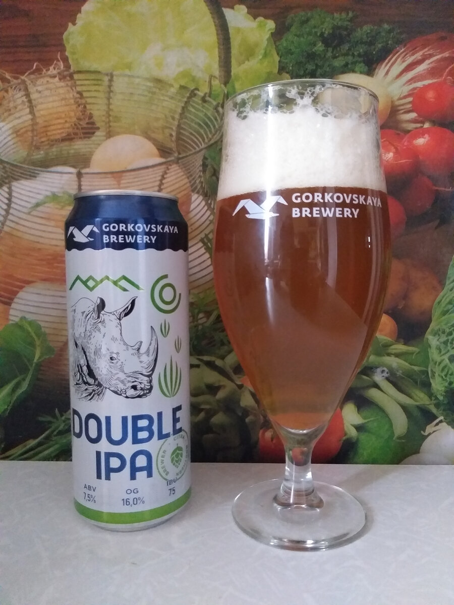 "Double IPA" от "Gorkovskaya Brewery" в фирменном бокале из коллекции автора канала.