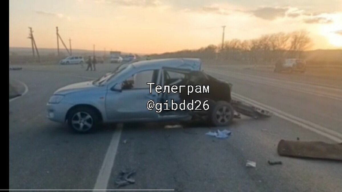     В результате столкновения легкового и грузового автомобилей в Ставропольском крае один человек попал в реанимацию, сообщили в УГИБДД по региону.