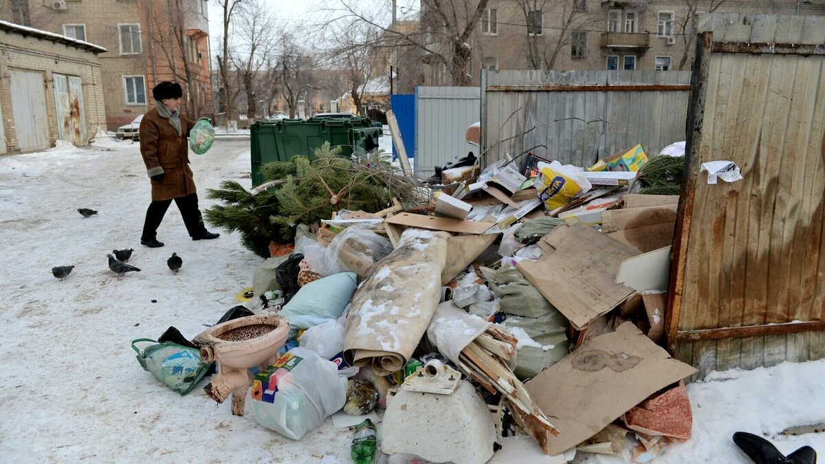     Казань за время новогодних каникул утонула в мусоре. Компания «ПЖКХ» не может справиться с проблемой до сих пор. Эксперт рассказал Inkazan, какие санкции может применить республика по отношению к безответственному регоператору.