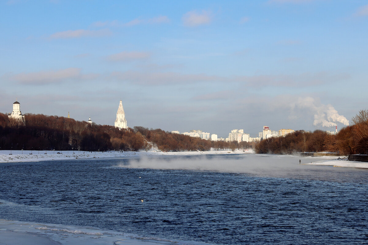 Коломенское. Незамерзающий участок Москвы-реки.