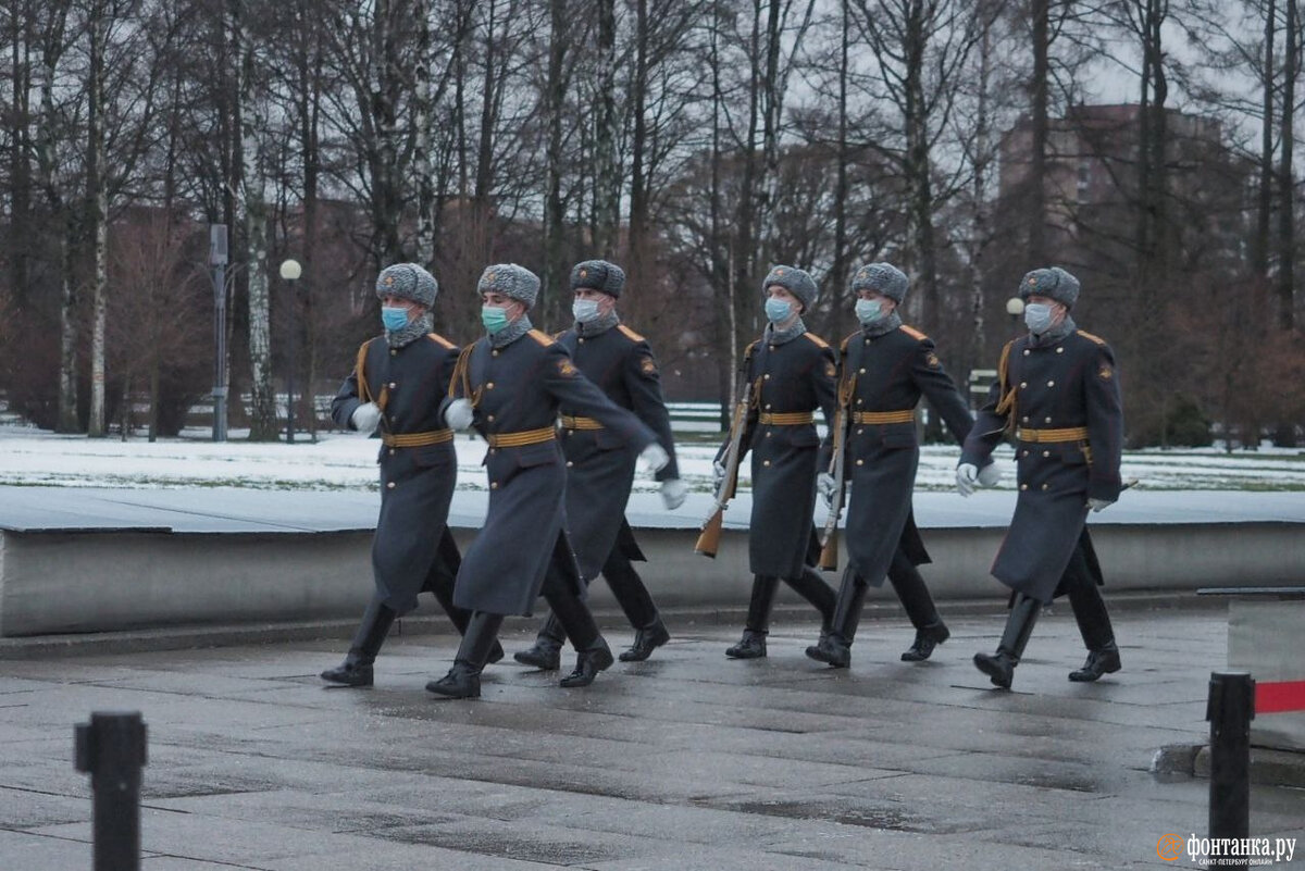 80 лет прорыва блокады ленинграда 2023. 80 й годовщине прорыва блокады ленинграда. возложение венков на пискаревском кладбище 2023. мемориальный военно-исторический комплекс «невский пятачок». владимир путин возложил цветы на пискаревском кладбище.