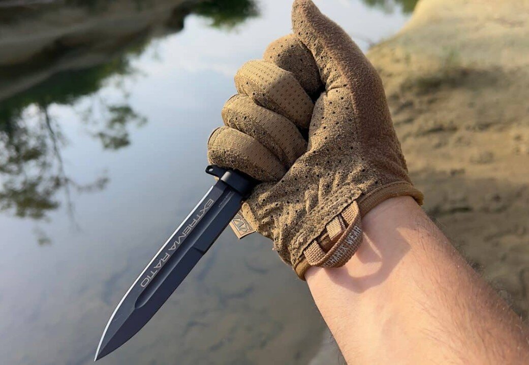 Тактический нож Extrema Ratio Requiem, сталь N690, рукоять черная Forprene