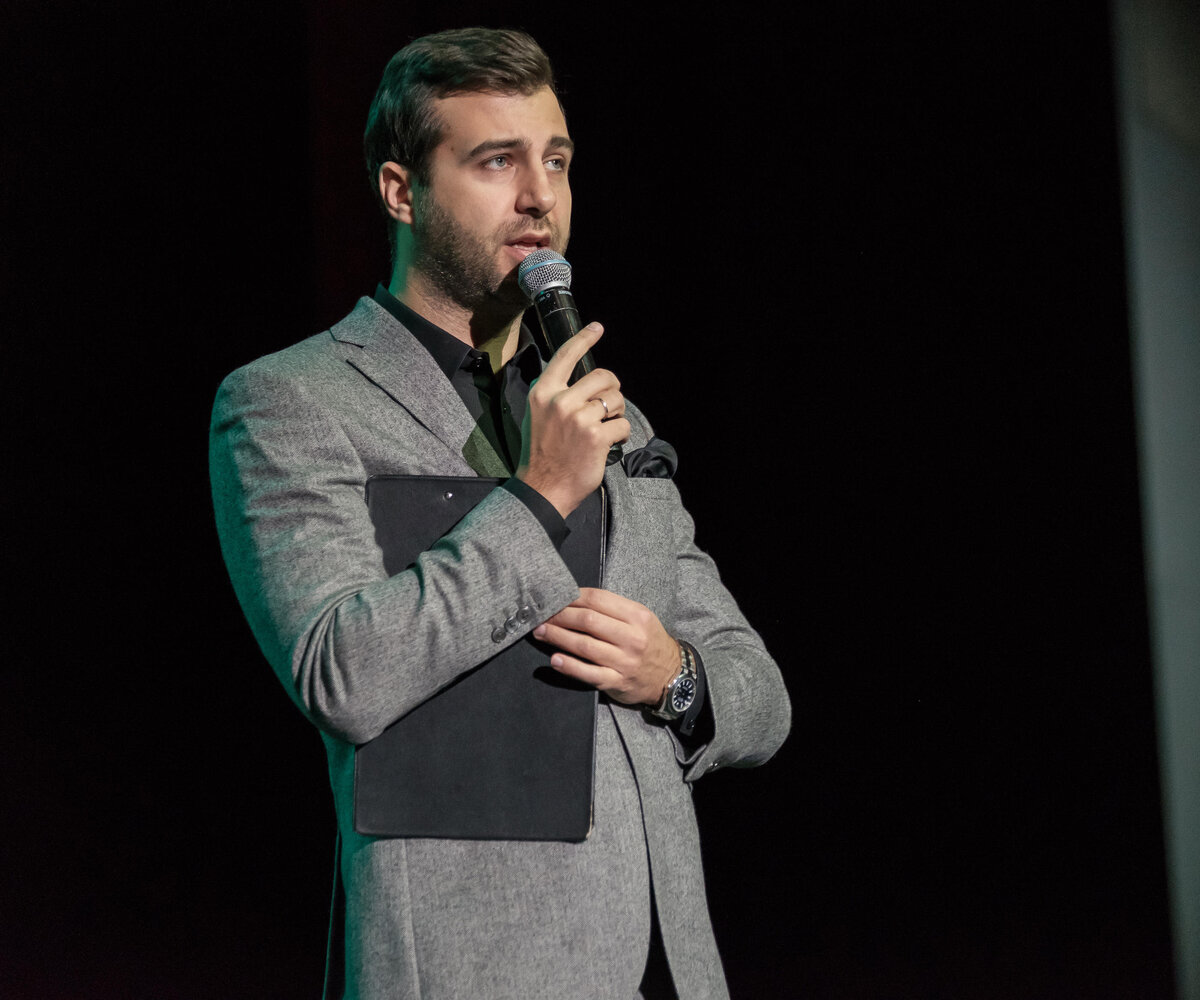 Stage person. Ургант иноагент.