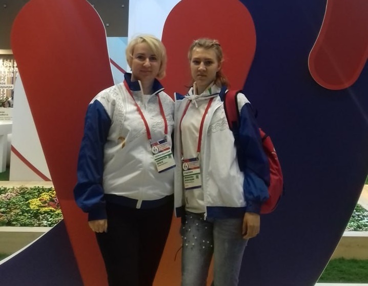   Новотроицкий педагог Ольга Савинкова учит портному делу особенных детей Марина Шарт