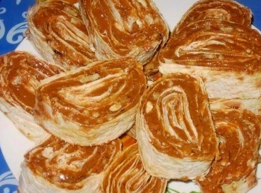 торт из печенья и сгущенки. торт с вафельными коржами и сгущенкой. торт муравейник энди шеф. торт с вареной сгущенкой. что приготовить с вареной сгущенкой.