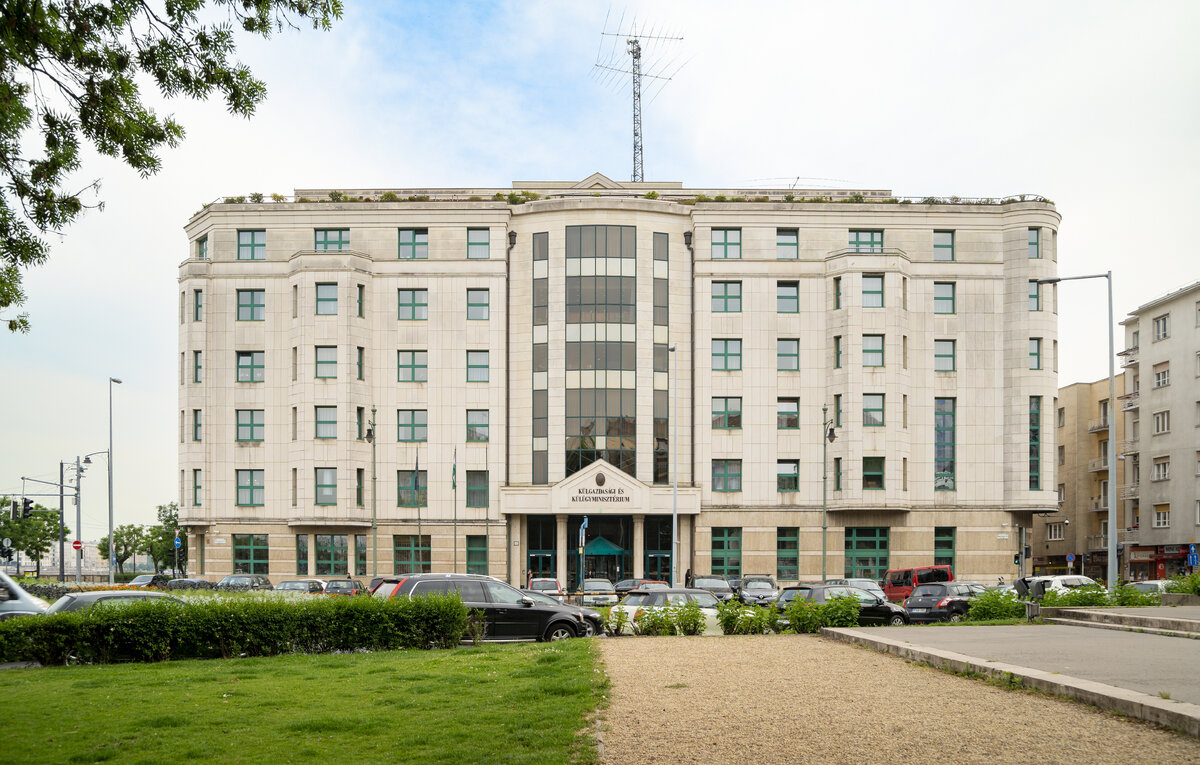    Здание МИД Венгрии  AndocsShutterstock/FOTODOM