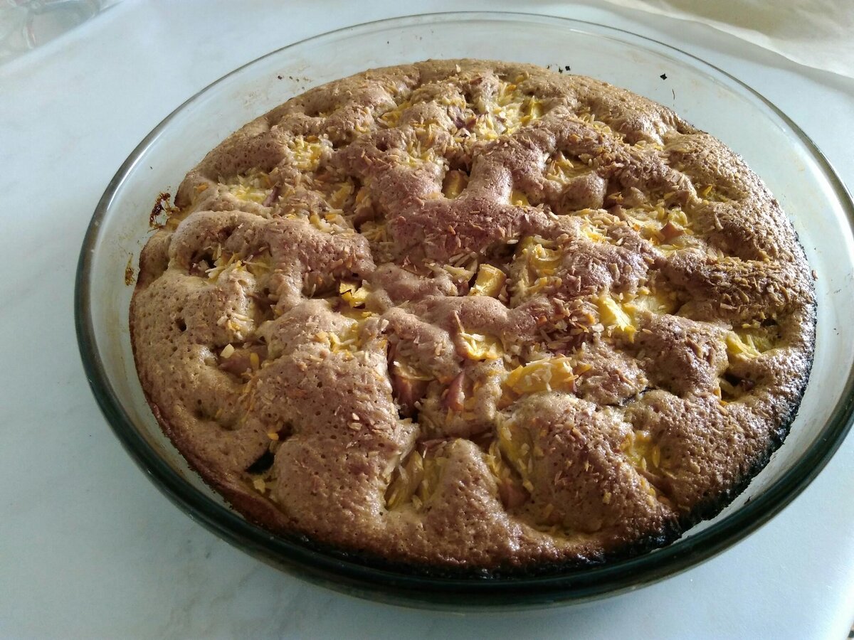    Шарлотка с персиками