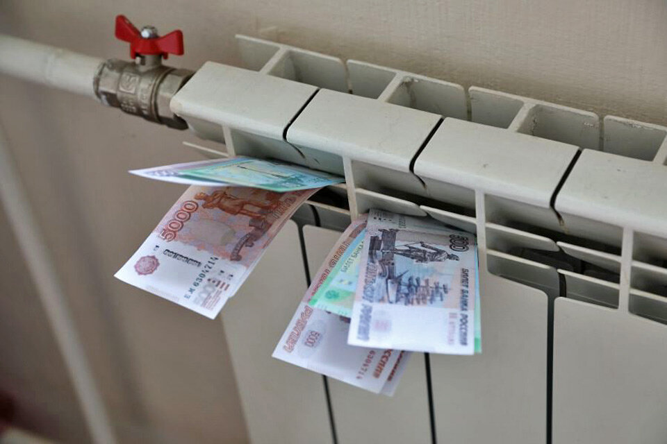     Красноярцы не могут успокоиться после повышения цен за коммуналку в декабре. Ведь платить по увеличенным счетам все равно придется: по закону никаких компенсаций жителям не положено