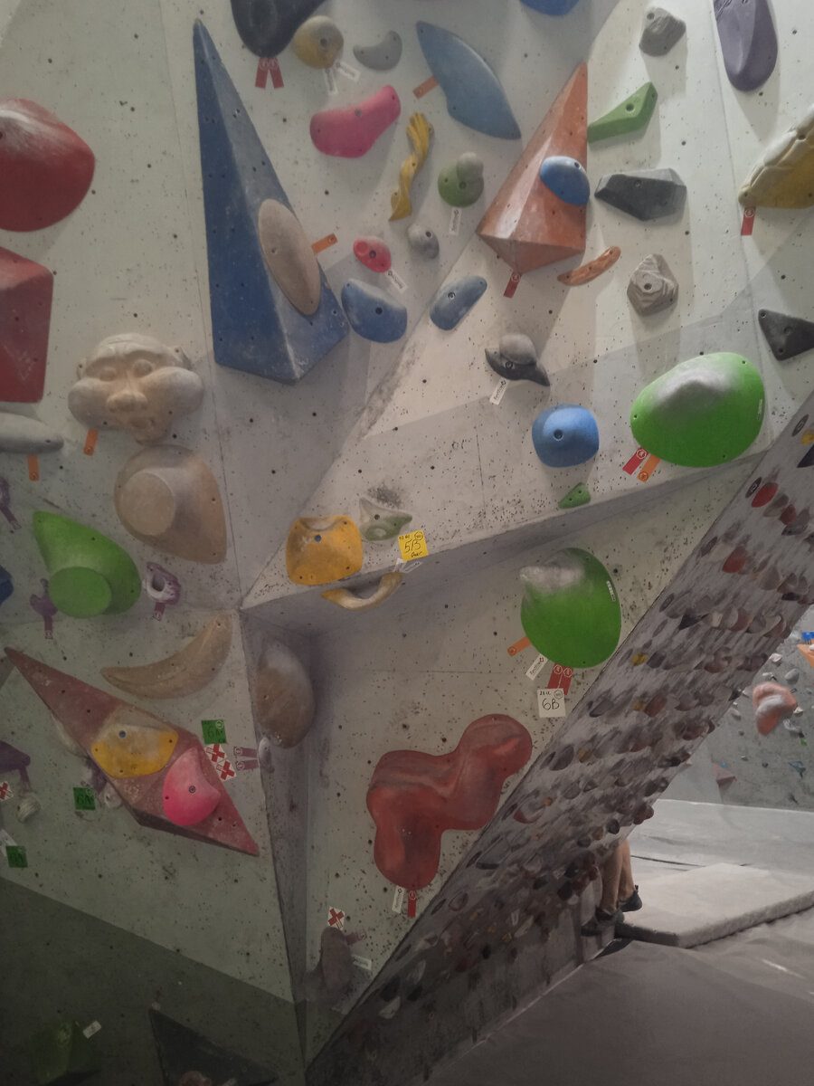 5В от того же автора. Я залезла! Фото моë) 