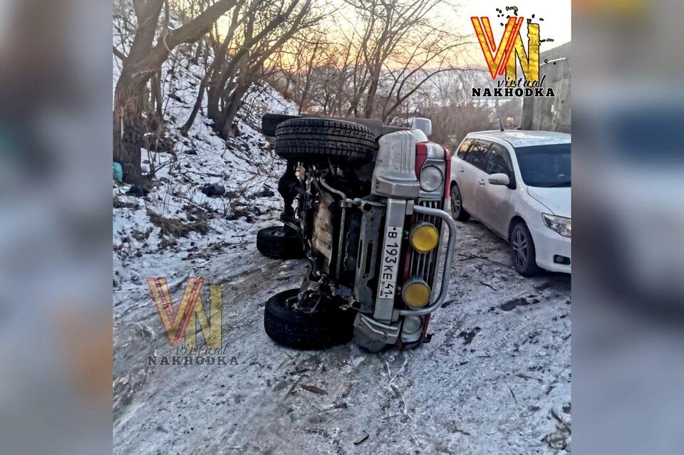     Брошенный джип. Фото: @nakhodkavirtuall.