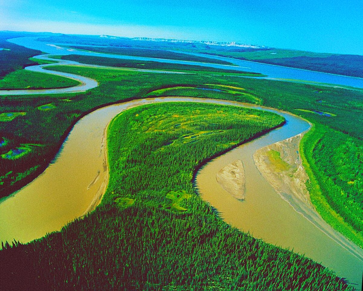 Жизнь это большая река. Устье реки Маккензи. Бразилия Амазонская низменность. Река Маккензи Канада. Северная Америка река Маккензи.