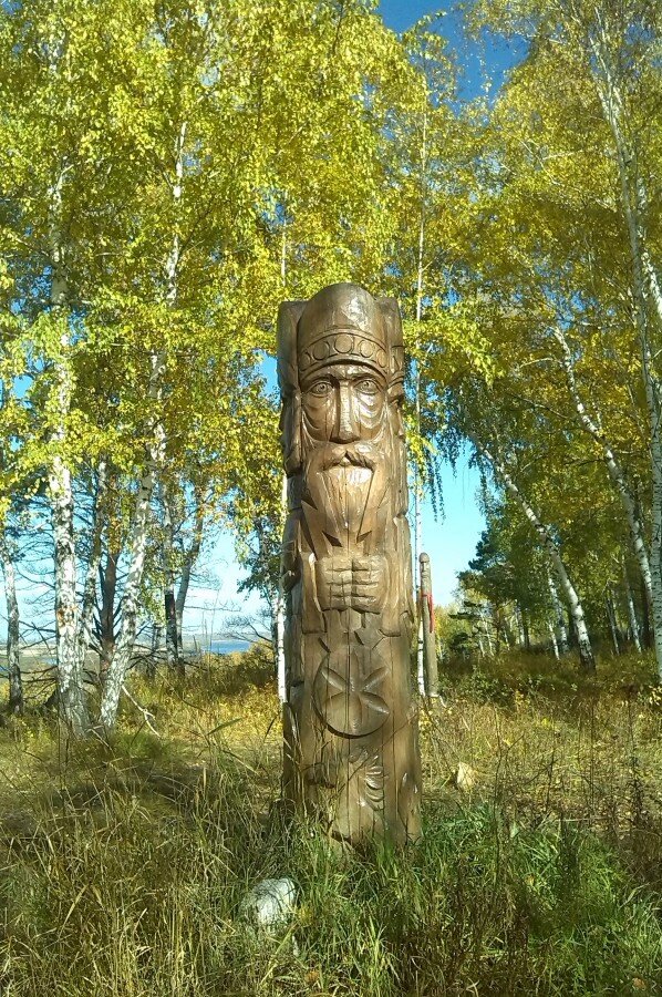 Лик Перуна на чуре Световита. Гора Всебожья, г. Томск
