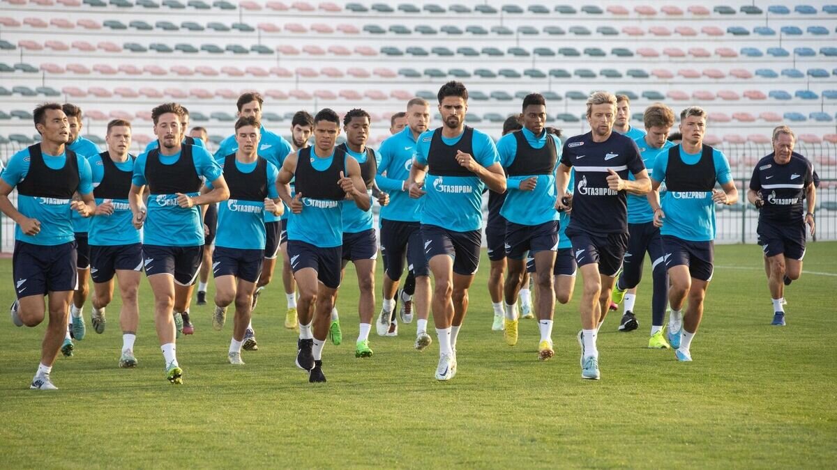    Футболисты "Зенита" на тренировке© пресс-служба ФК "Зенит" (Вячеслав Евдокимов)