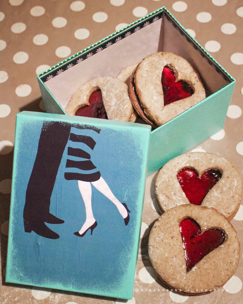 Вот такие печеньки-валентинки у меня получились. Фото моё.