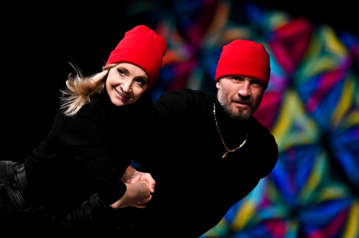    Оксана Домнина и Роман Костомаров.