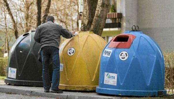 
 Большинство жителей государства знают, что из выброшенного пластика можно сделать новый еще семь раз. И аж после этого он пойдет на электростанцию для сожжения. Так переработанный семь раз пластик все равно принесет пользу в виде электричества.