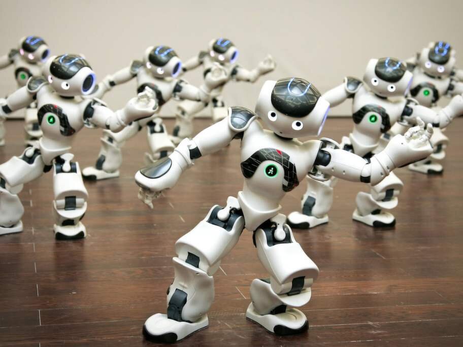 Танец маленьких NAO.