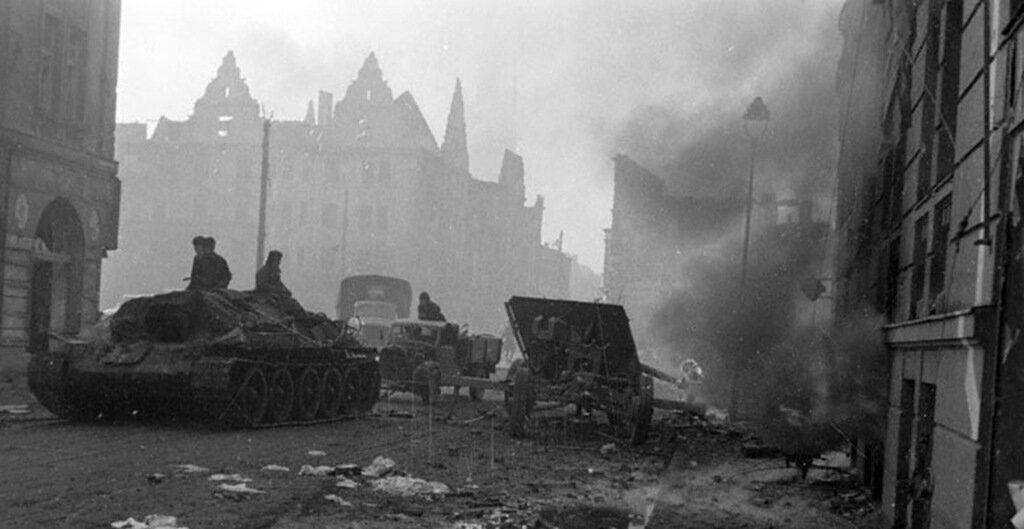 Город кенигсберг был взят красной армией. Штурм Кенигсберга 1945. Штурм Кёнигсберга в 1945 году. Восточно-Прусская операция Кенигсберг. Взятие Восточной Пруссии 1945.