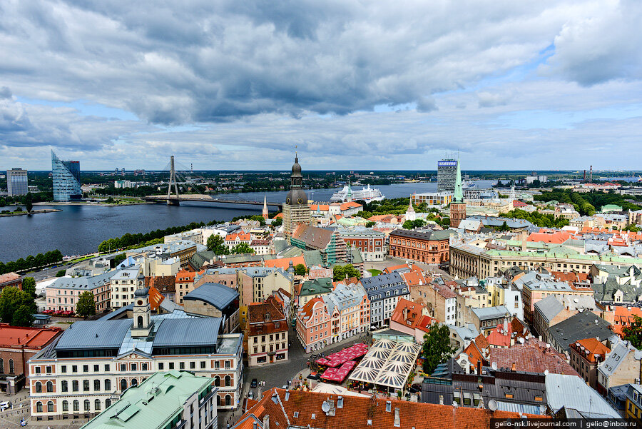 Столица эстонии латвии. Вильнюс старый город фото. Вильнюс стокгольм. Вильнюс стокгольм. Stureplan стокгольм.