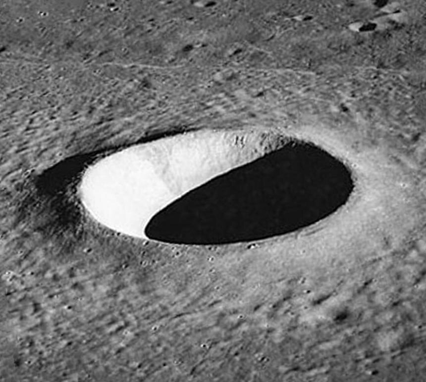 Лунные факты. Самый большой лунный кратер видимый с земли. Секретные факты о Луне. Необъяснимые факты о Луне. 10 Интересных фактов о Луне.