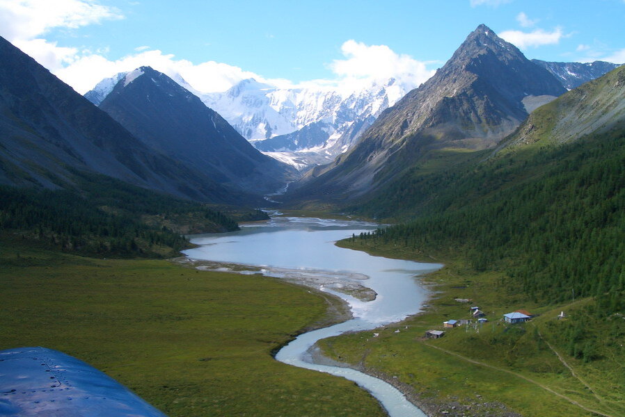Речная долина в Алтайских Горах