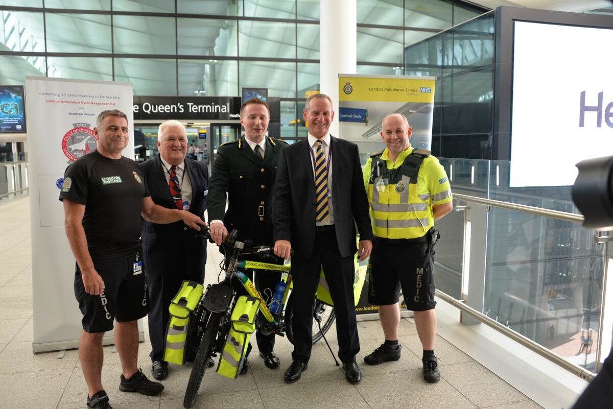 Персонал аэропорта Хитроу / фото с сайта  http://heathrowairport.ru