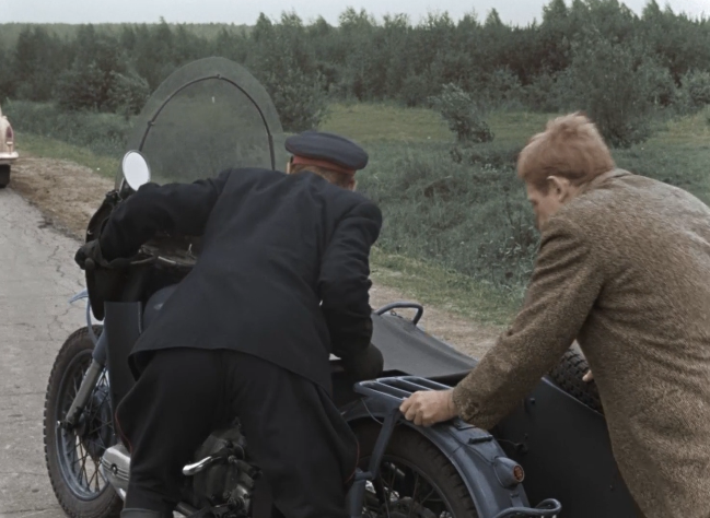 Берегись автомобиля фильм 1966 мотоцикл