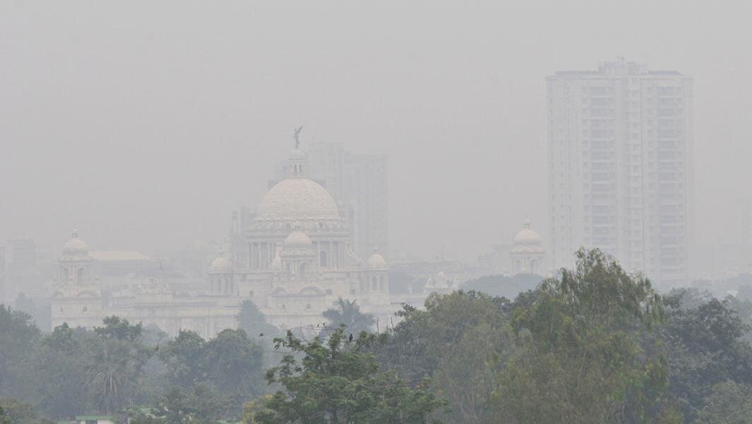 Мемориал Виктории в Калькутте во время смога. Фото: Global Look Press/Debajyoti Chakraborty