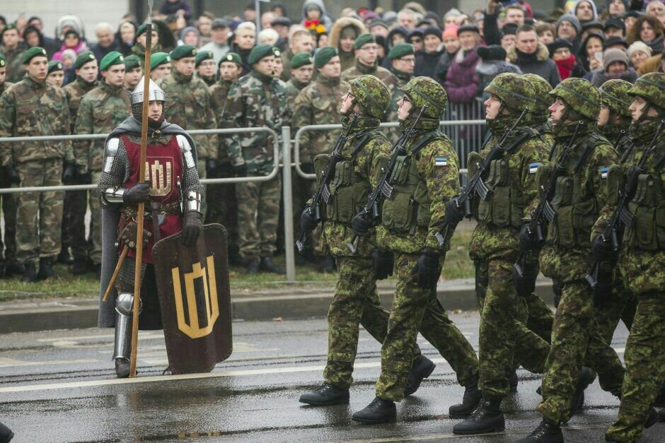 Латвия военный парад