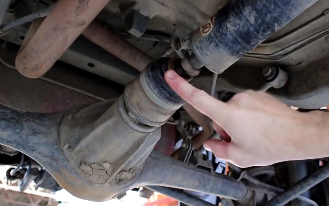 Какой шрус хрустит? Может определить каждый водитель самостоятельно ...