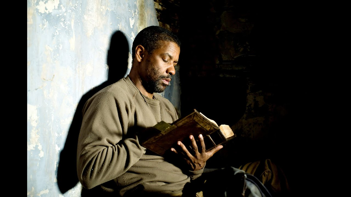 Кадр из фильма "Книга Илая"