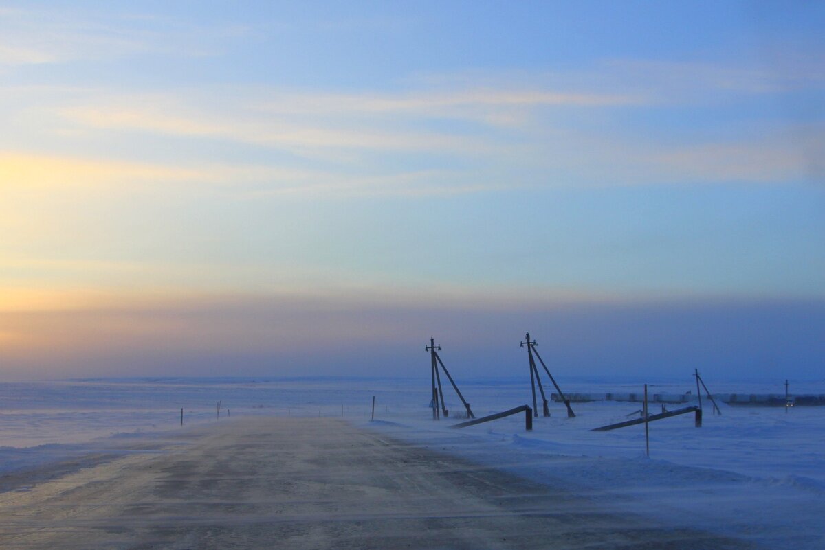 Космический вид преследует всю дорогу